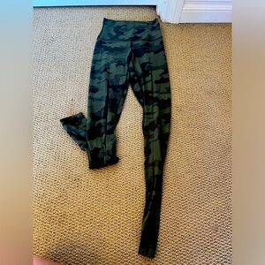 Camp print Lulu Lemon Running Leggings.